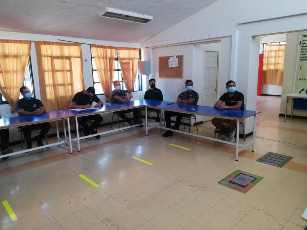 Funcionarios de Gendarmería y Sename se capacitaron en responsabilidad adolescente