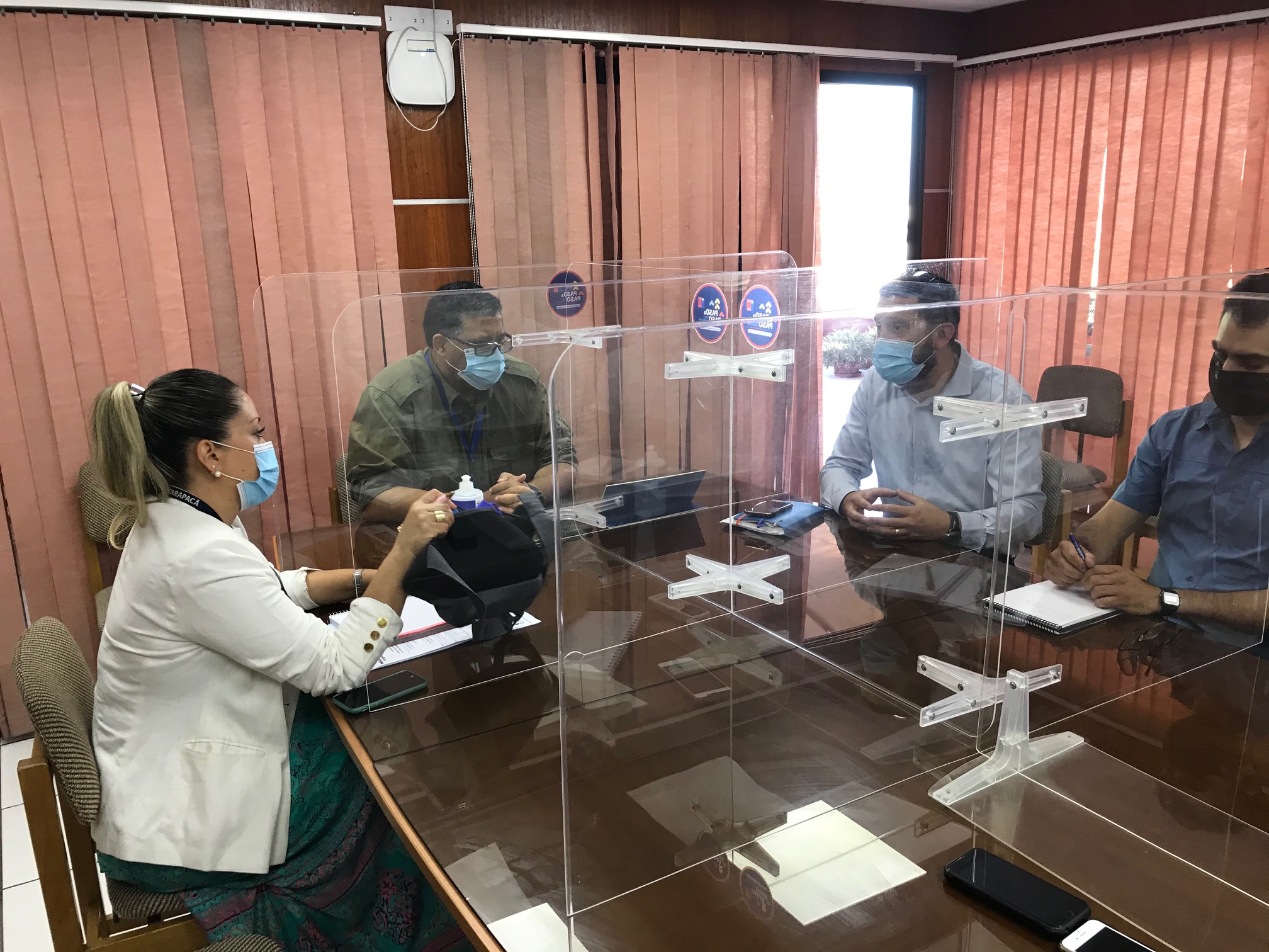 Gobernación de Iquique busca solución a migrantes que viven en la calle