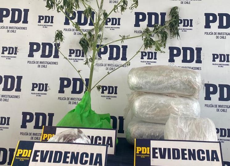 PDI detuvo a quinteto que transportaba 75 millones de pesos en droga