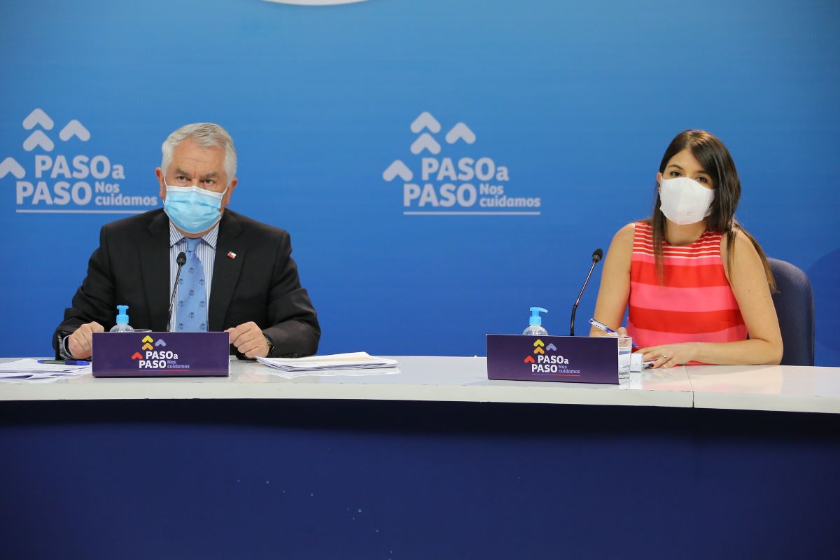 Chilenos y extranjeros residentes deben contar con PCR negativo para ingresar al país