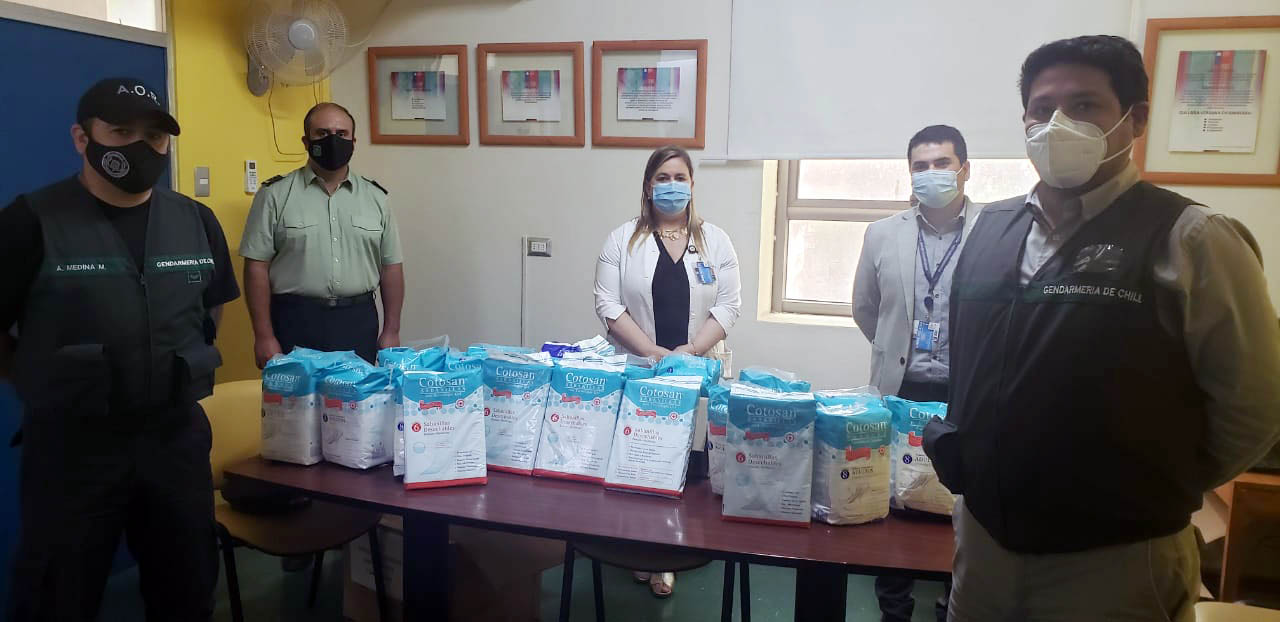 Gendarmería entregó al Servicio de Salud Arica donación de útiles de aseo para pacientes hospitalizados