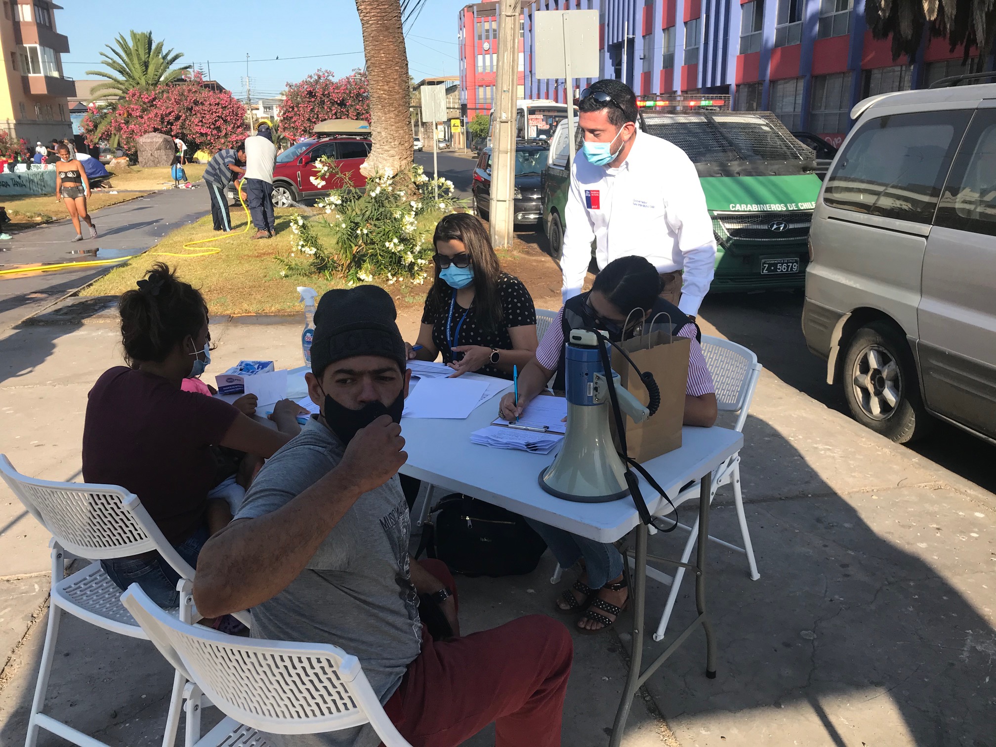 Gobernación de Iquique realiza segundo catastro de migrantes en Plaza Brasil