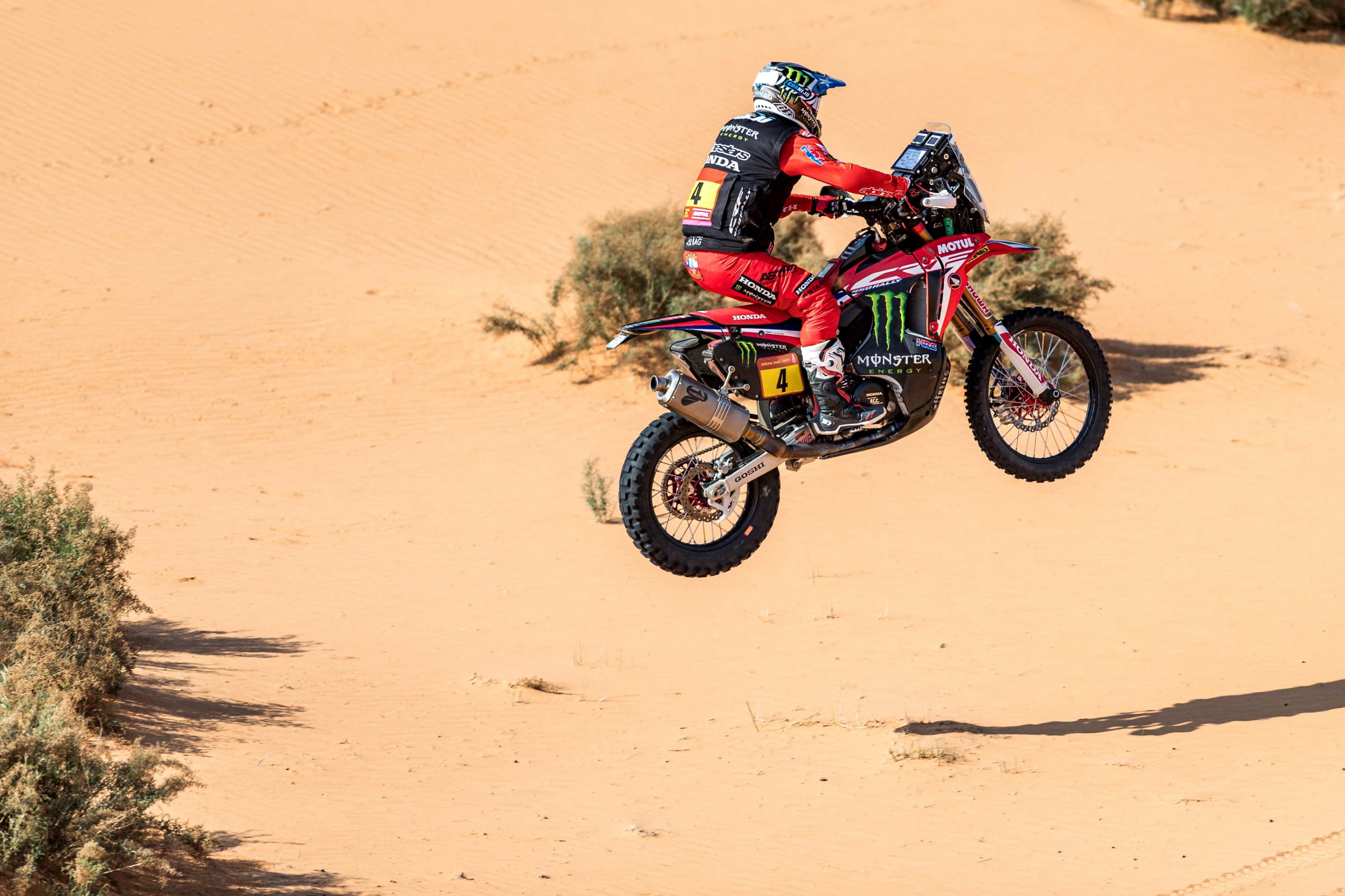 José Ignacio Cornejo se va al descanso con un lugar asegurado en el podio