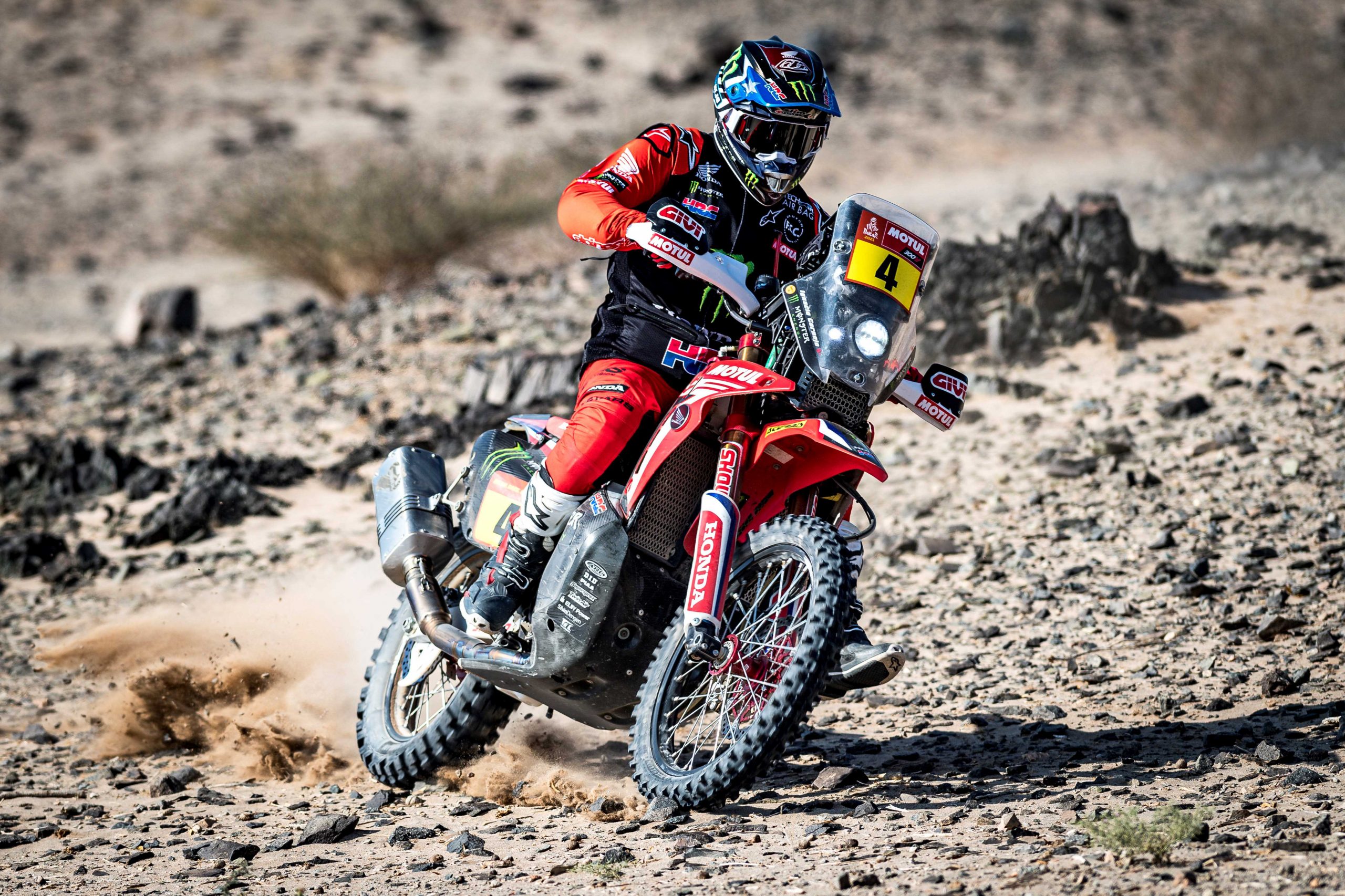 José Ignacio Cornejo sigue acortando la ventaja con el líder de las motos en el Rally Dakar