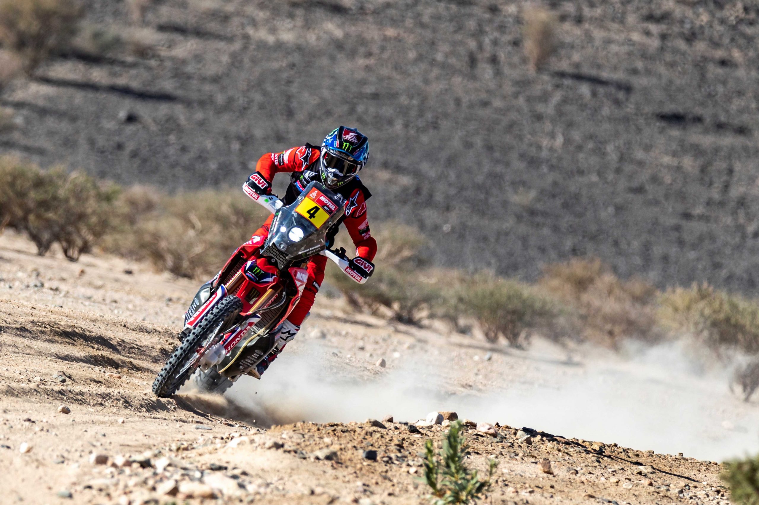 Iquiqueño Nacho Cornejo avanza en la clasificación general del Dakar