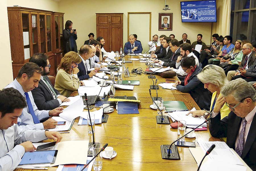 Comisión de Salud inició la votación en particular del proyecto sobre muerte digna