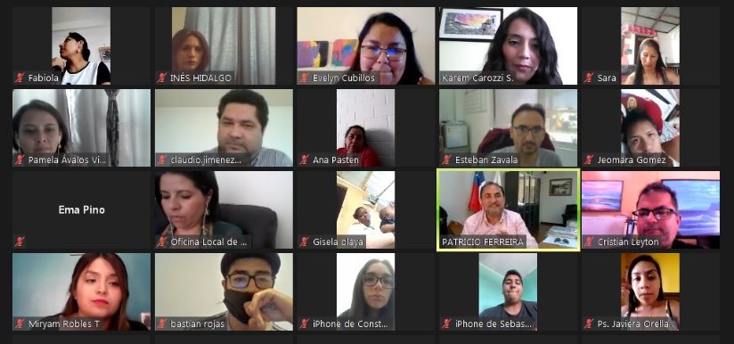 Desarrollan conversatorio de parentalidad en comuna de Alto Hospicio