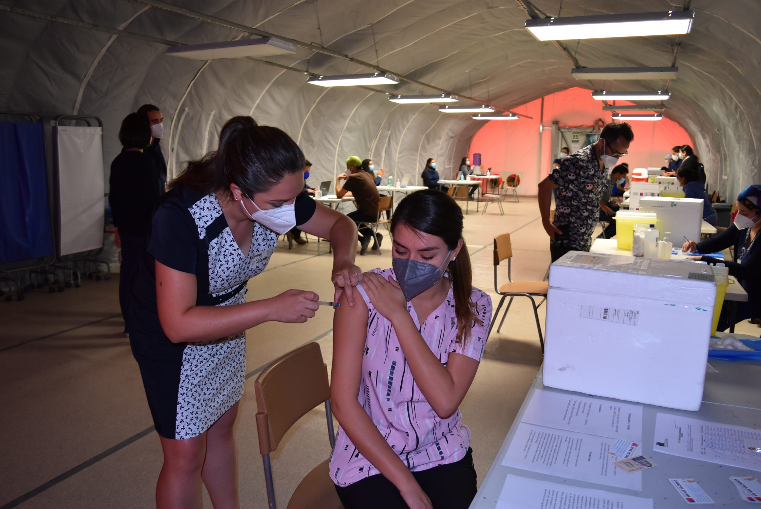 Partió vacunación para los más de 2 mil funcionarios del Hospital de Iquique