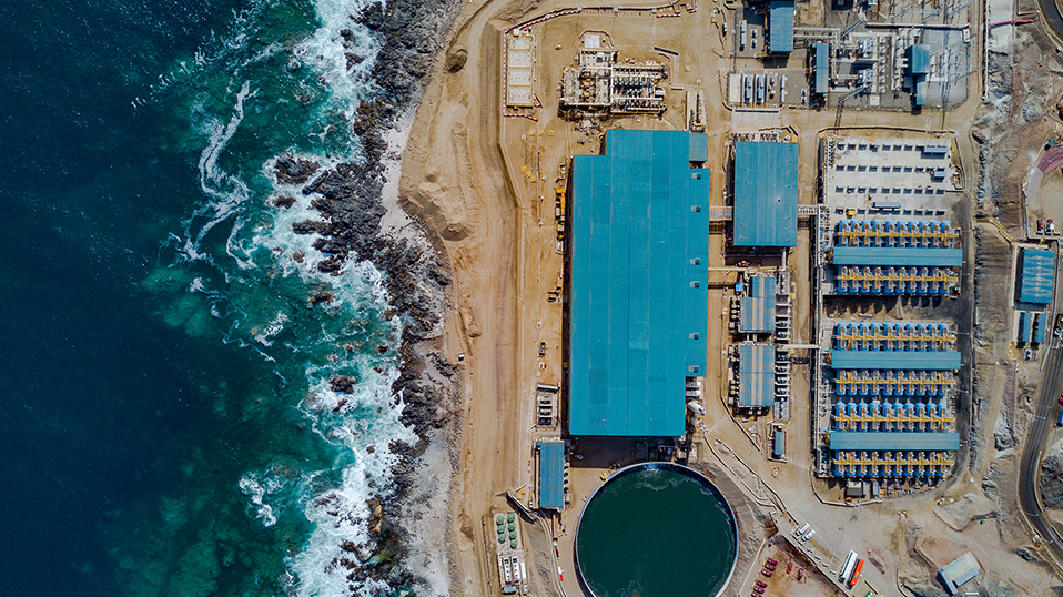 Industria minera sumará 15 plantas desaladoras de aquí a 2028 y uso de agua de mar casi igualará al del agua continental en una década