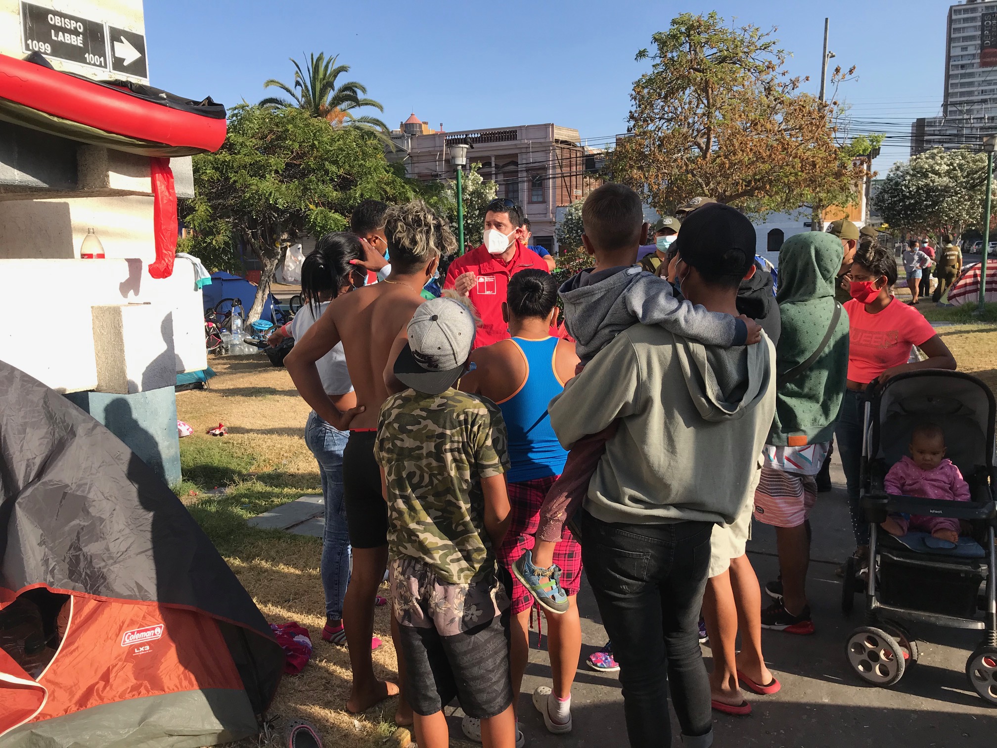 Gobernación y Municipalidad de Iquique buscan recuperar Plaza Brasil