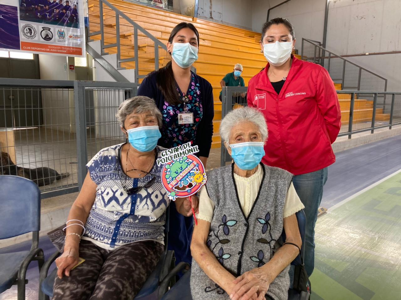 Se inició aplicación de vacuna a adultos mayores de Pozo Almonte