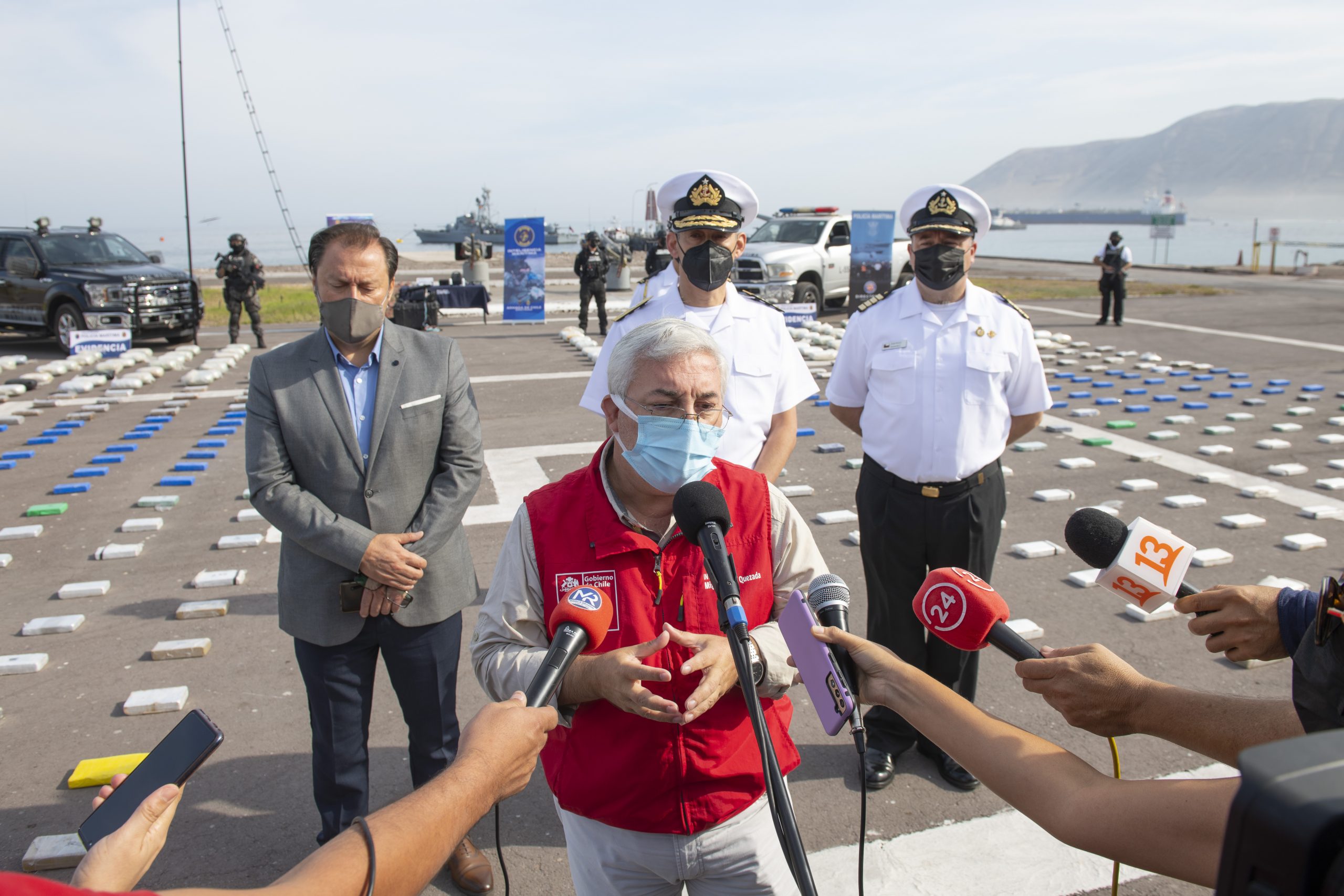 Armada incauta (a la cuadra de Pisagua) más de media tonelada de droga que era transportada por mar