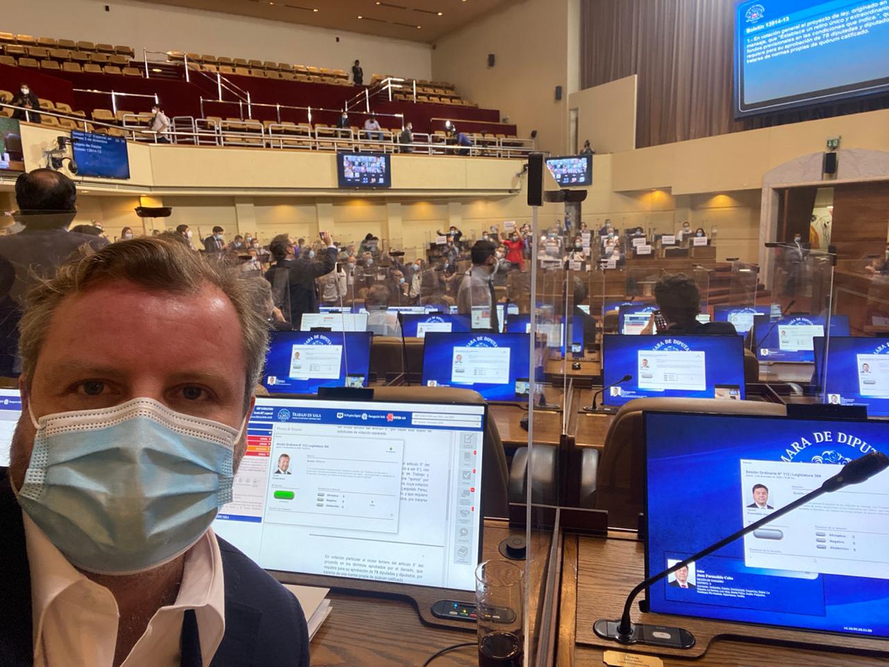 Diputados UDI lamentan falta de voluntad del Gobierno para postergar pago del permiso de circulación