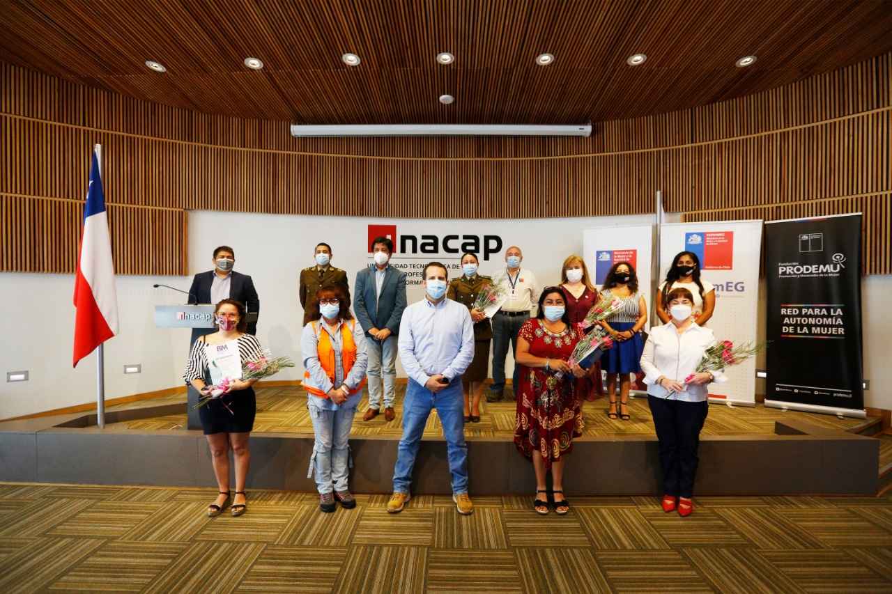 Mujeres PRODEMU de Tarapacá fueron reconocidas en su día