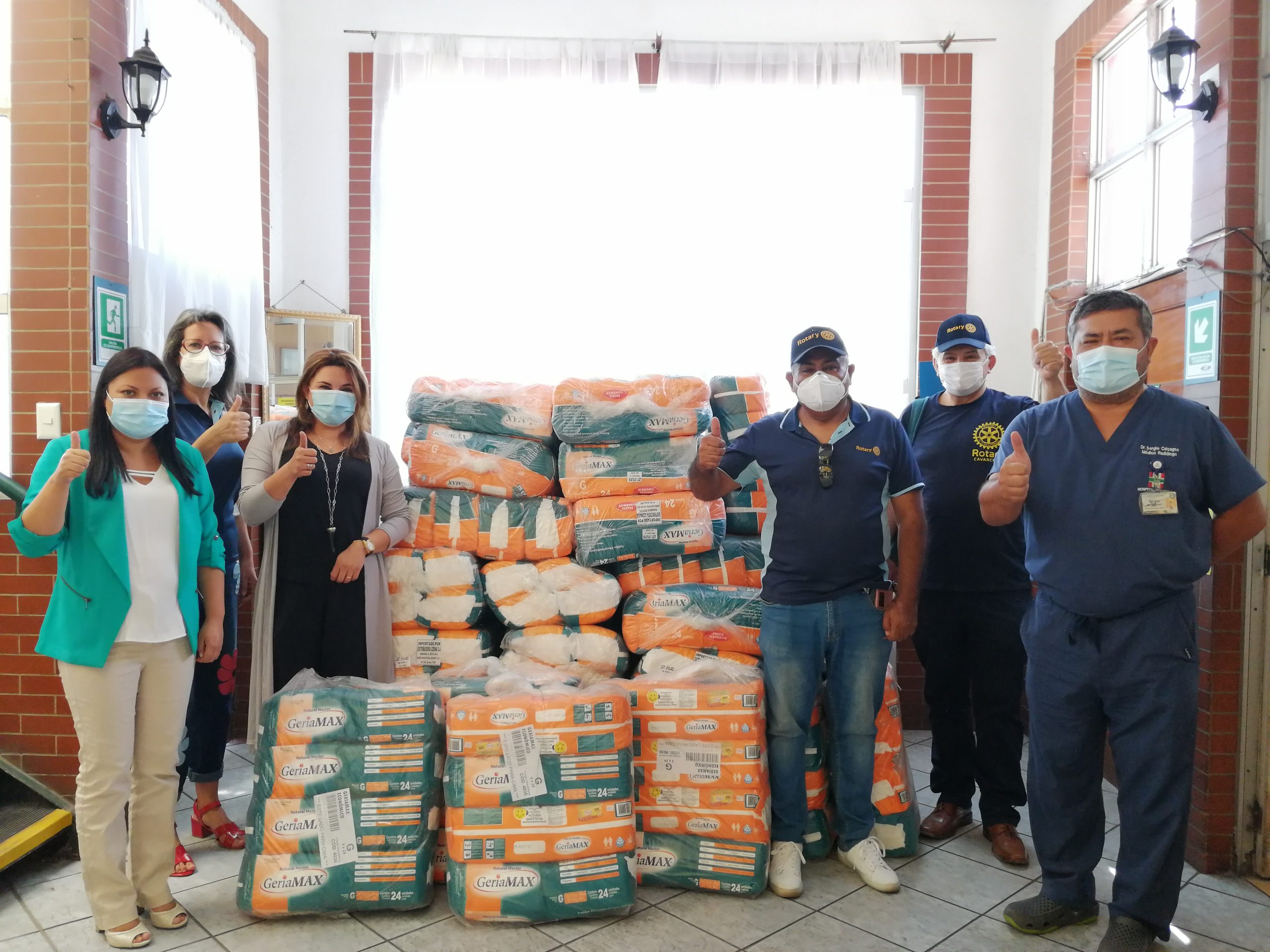 Hogar de ancianos San Vicente de Paul recibió donación de parte del Rotary Cavancha