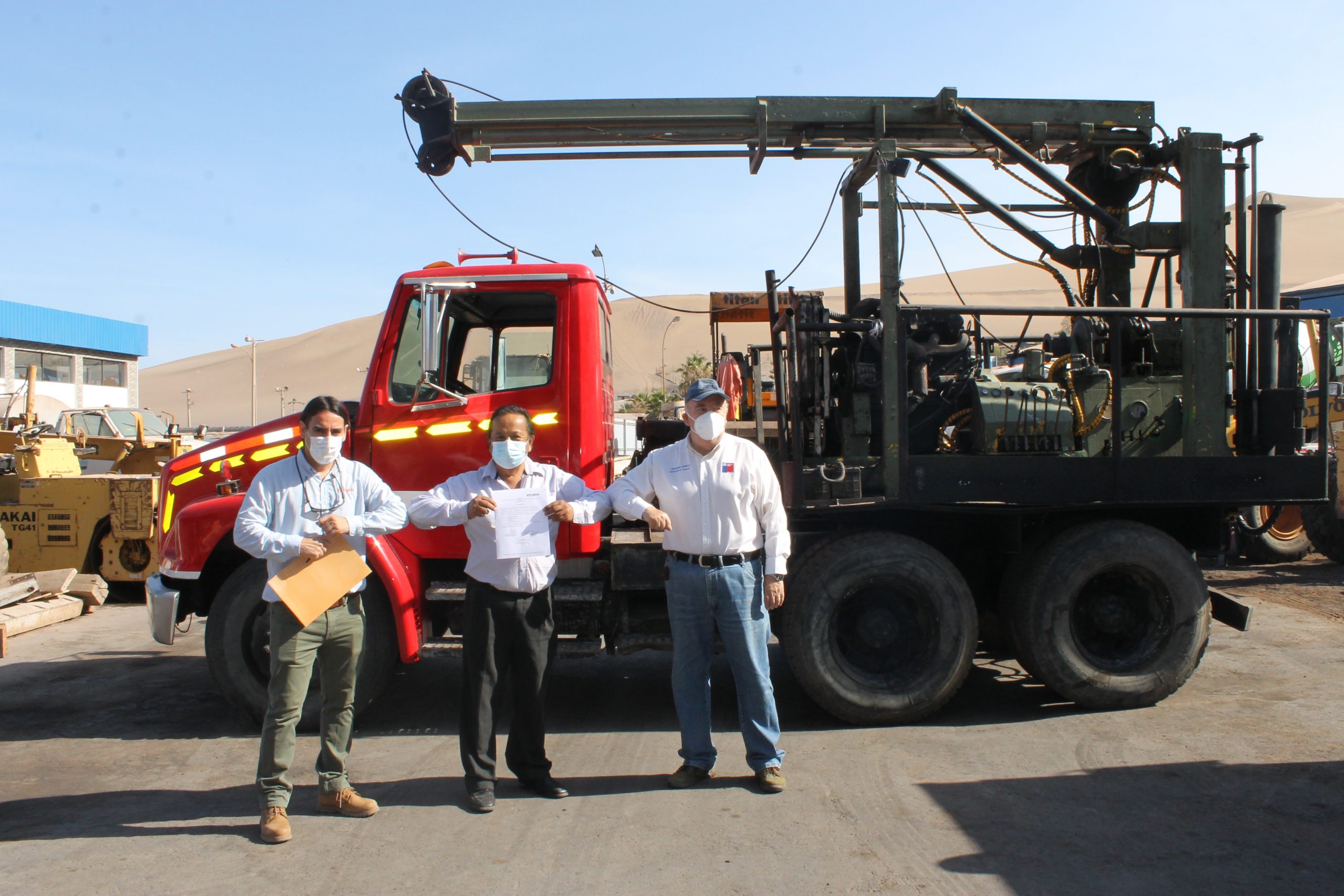 Entregan equipo de perforación para sondajes y un camión plataforma a la Asociación Gremial Minera Iquique