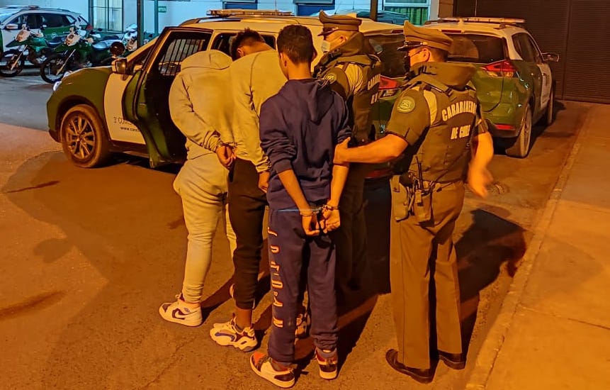 Tres menores detenidos por robo con intimidación en Alto Hospicio