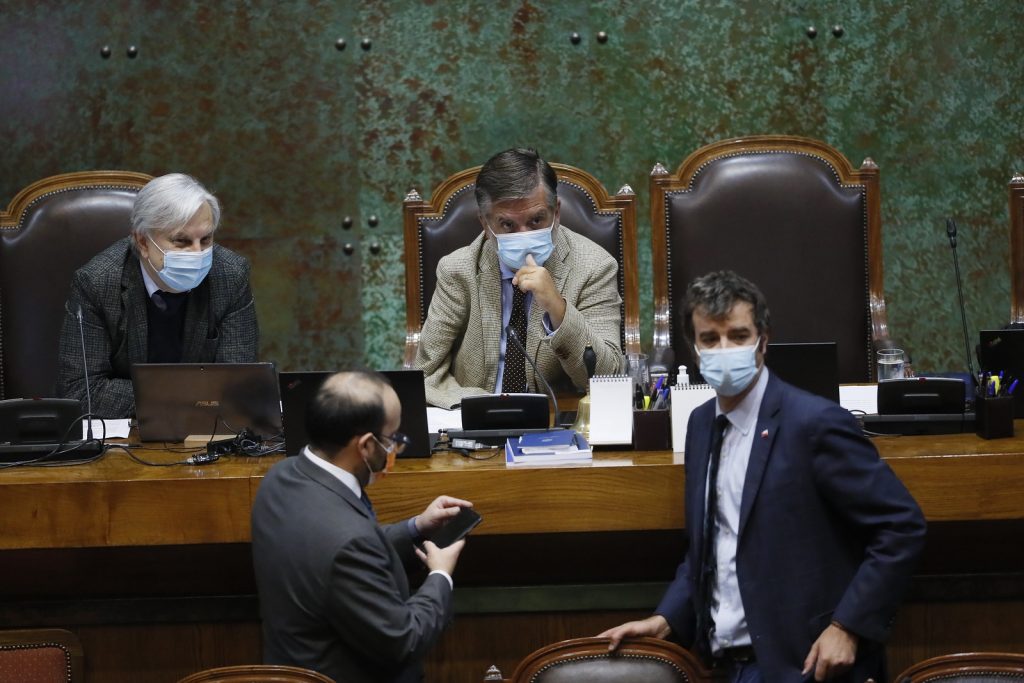 A comisión mixta proyecto que plantea que elecciones de abril se realicen en dos días