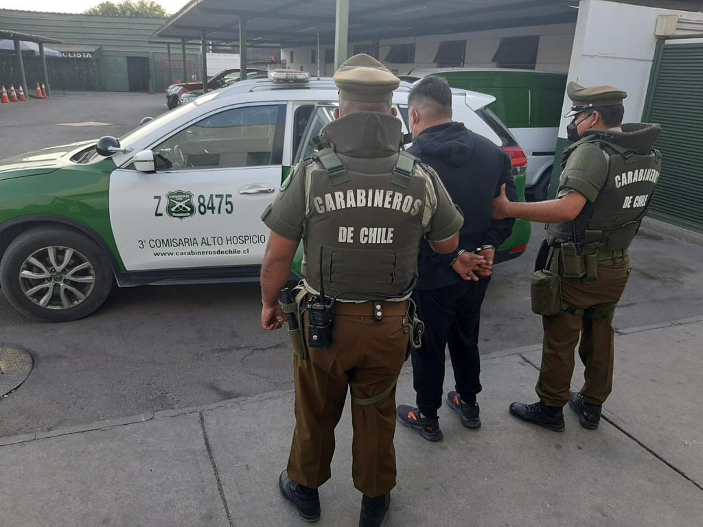 Carabineros de Alto Hospicio detiene en la Ruta A-16 a tres integrantes de banda por reincidencia policial