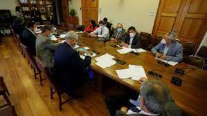 Bono clase media: Comisión de Hacienda aprueba indicación del Gobierno que incluye a pensionados de renta vitalicia
