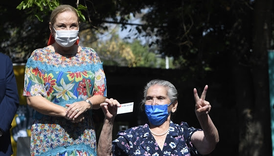 Balance sobre vacunación de personas mayores en establecimientos de larga estadía