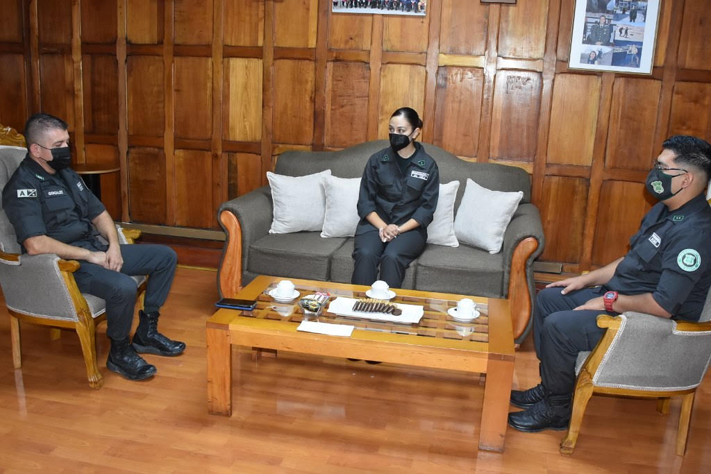 Dos oficiales de Gendarmería lograron Diplomado en Gestión en Administración