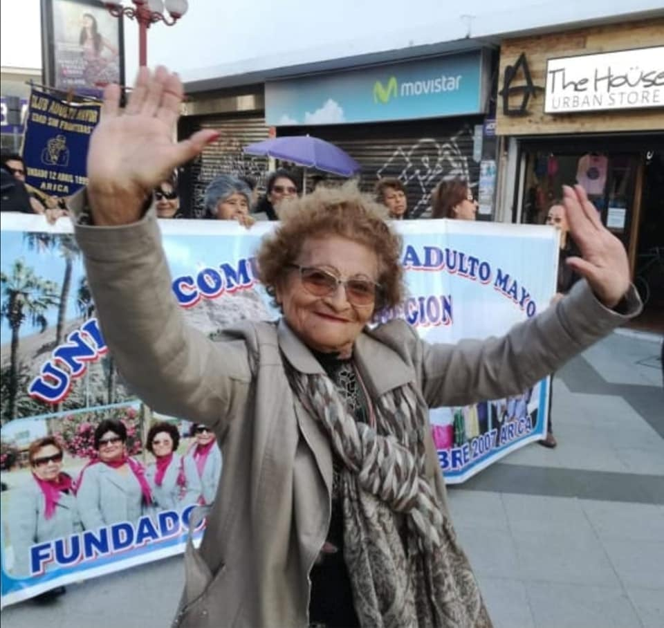 Homenaje del CORE a presidenta del Adulto Mayor, Ruth Flores Bacho