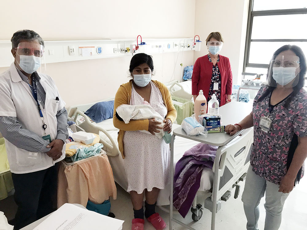 Servicio de Salud aportó con cobertores y con kits de higiene para usuarias del servicio de maternidad