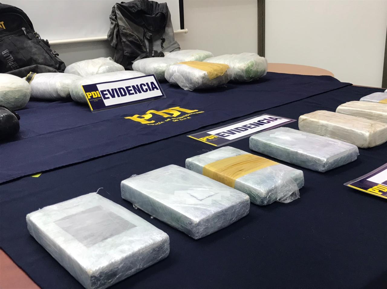Tres venezolanos venían ingresando clandestinamente con más de 33 kilos de droga