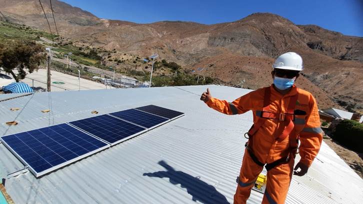 Junta de Vecinos de Sibaya cuenta con sede iluminada con energía solar