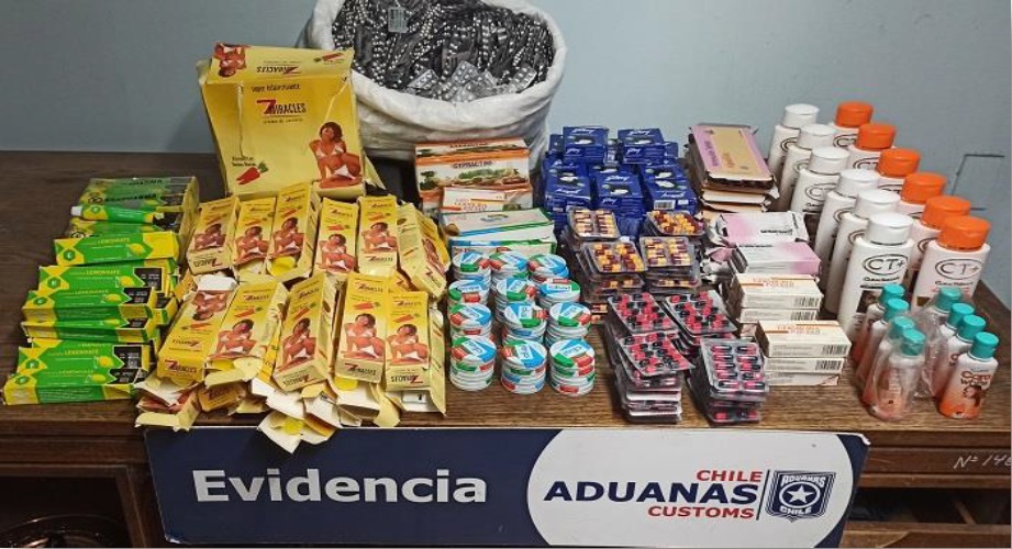 Aduanas intercepta bolsos donde haitiana ocultaba 41 mil 432 medicamentos