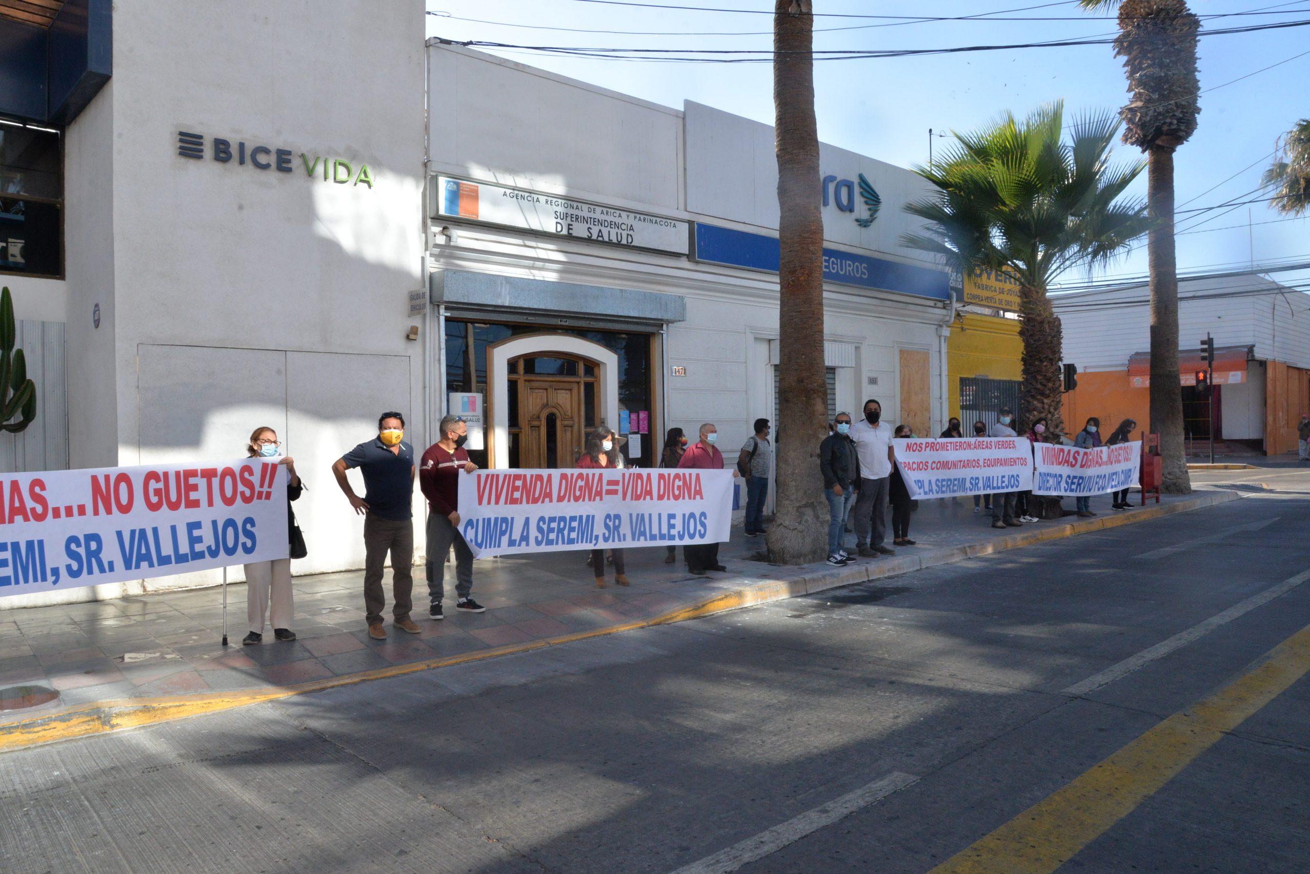 Dirigentes de comités de viviendas del sector El Alto protestaron por cambio de paños asignados para equipamientos