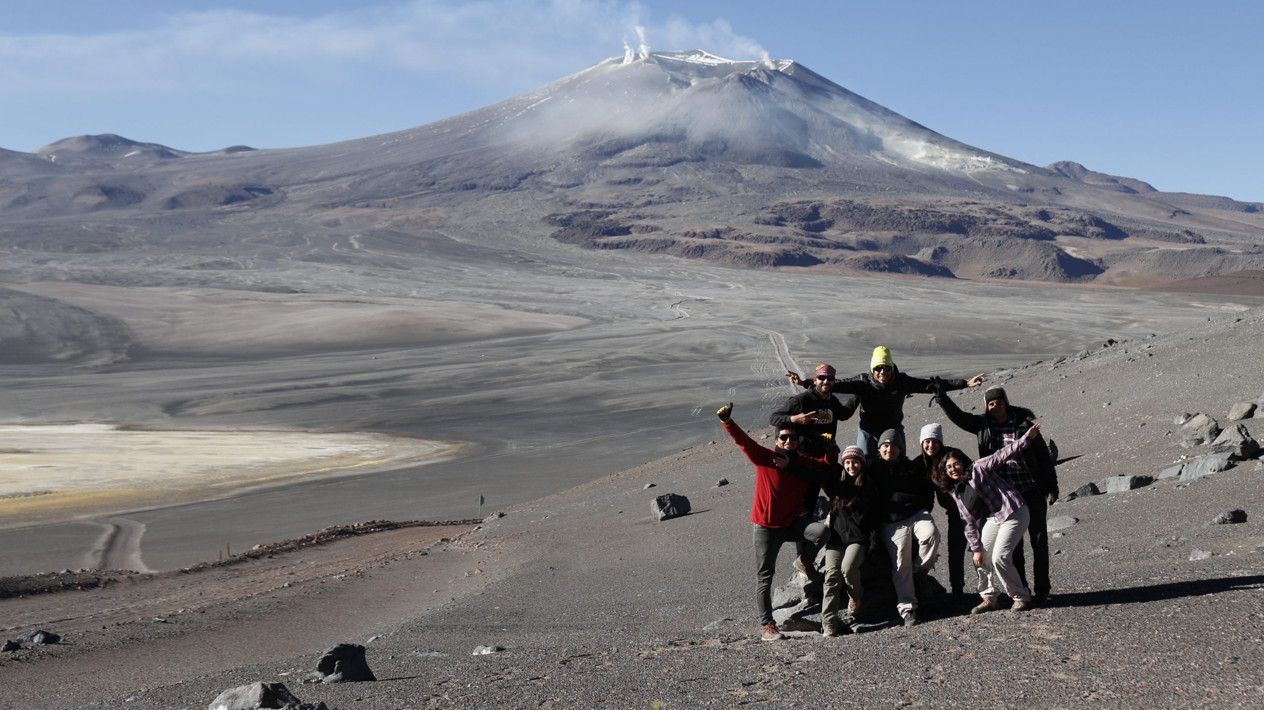 Investigadores latinoamericanos se capacitan en uso de plataforma de monitoreo satelital de volcanes creada por científicos chilenos