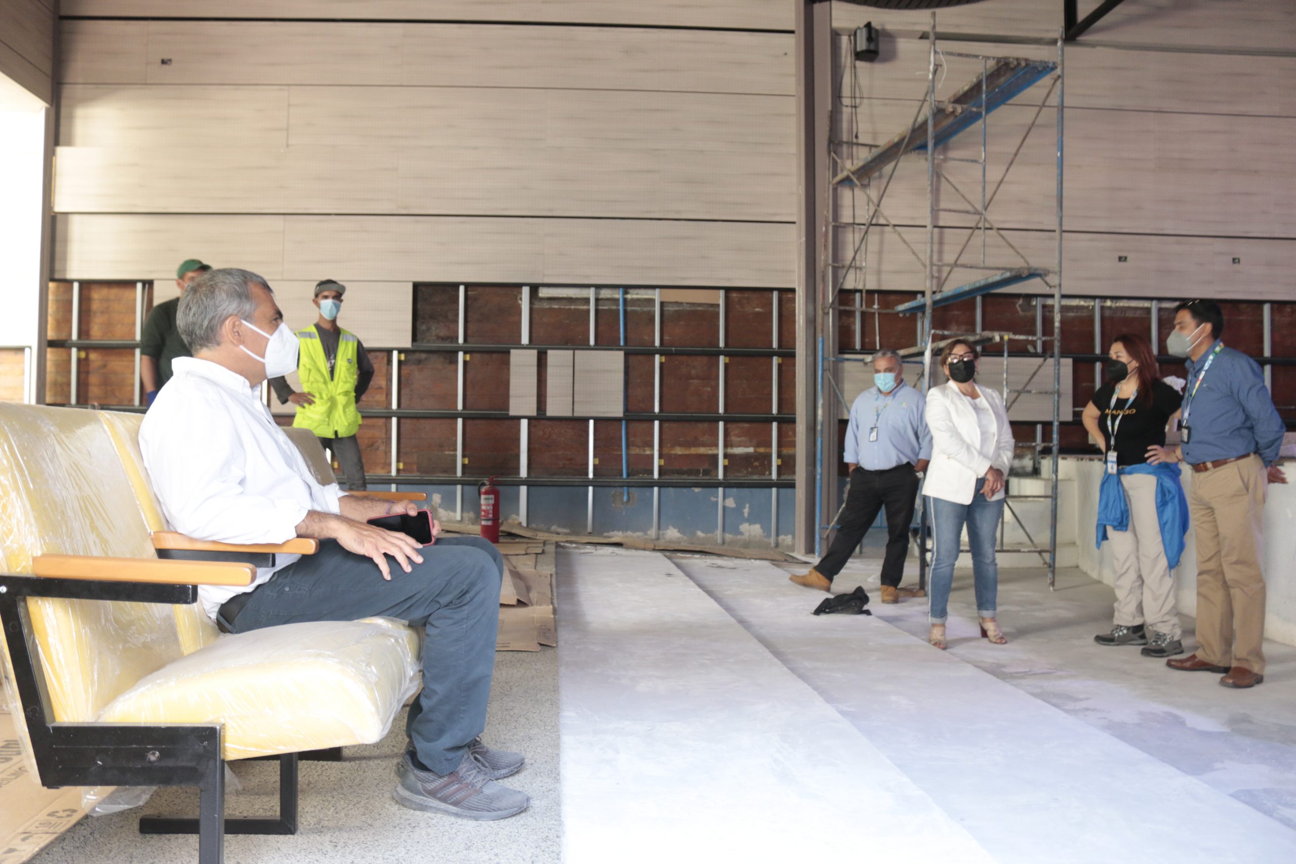 Cormudesi habilita nuevo teatro en Escuela Artística “Violeta Parra”