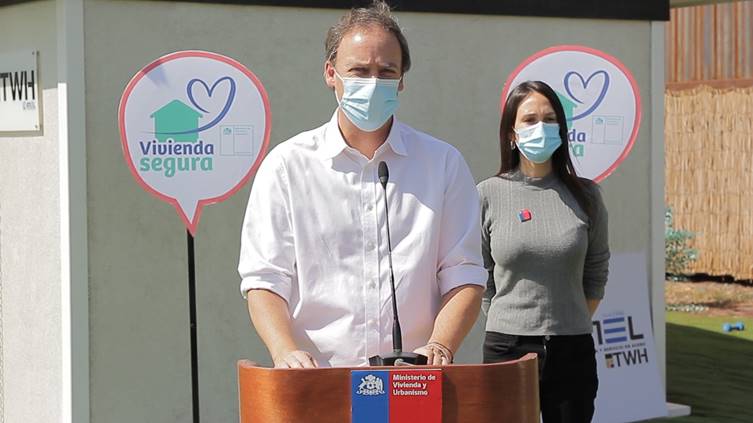 Ministro Felipe Ward presenta guía “Vivienda Segura” con recomendaciones para la ventilación de hogares 