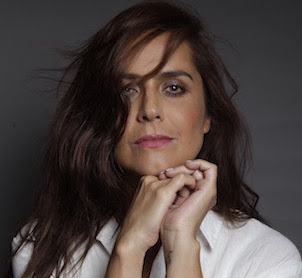 «Zoom Voyerista»: Natalia Valdebenito es la invitada en show IMPRO mexicano, hoy viernes, 21:00 horas