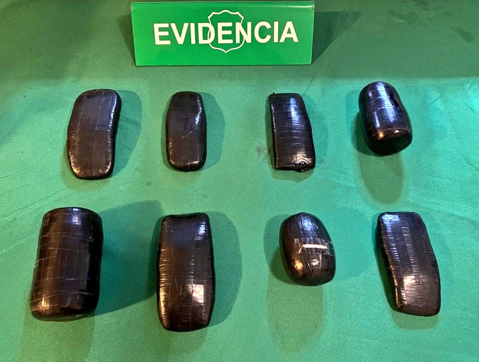 Dos detenidas; una por contrabando y otra en caso de tráfico de drogas