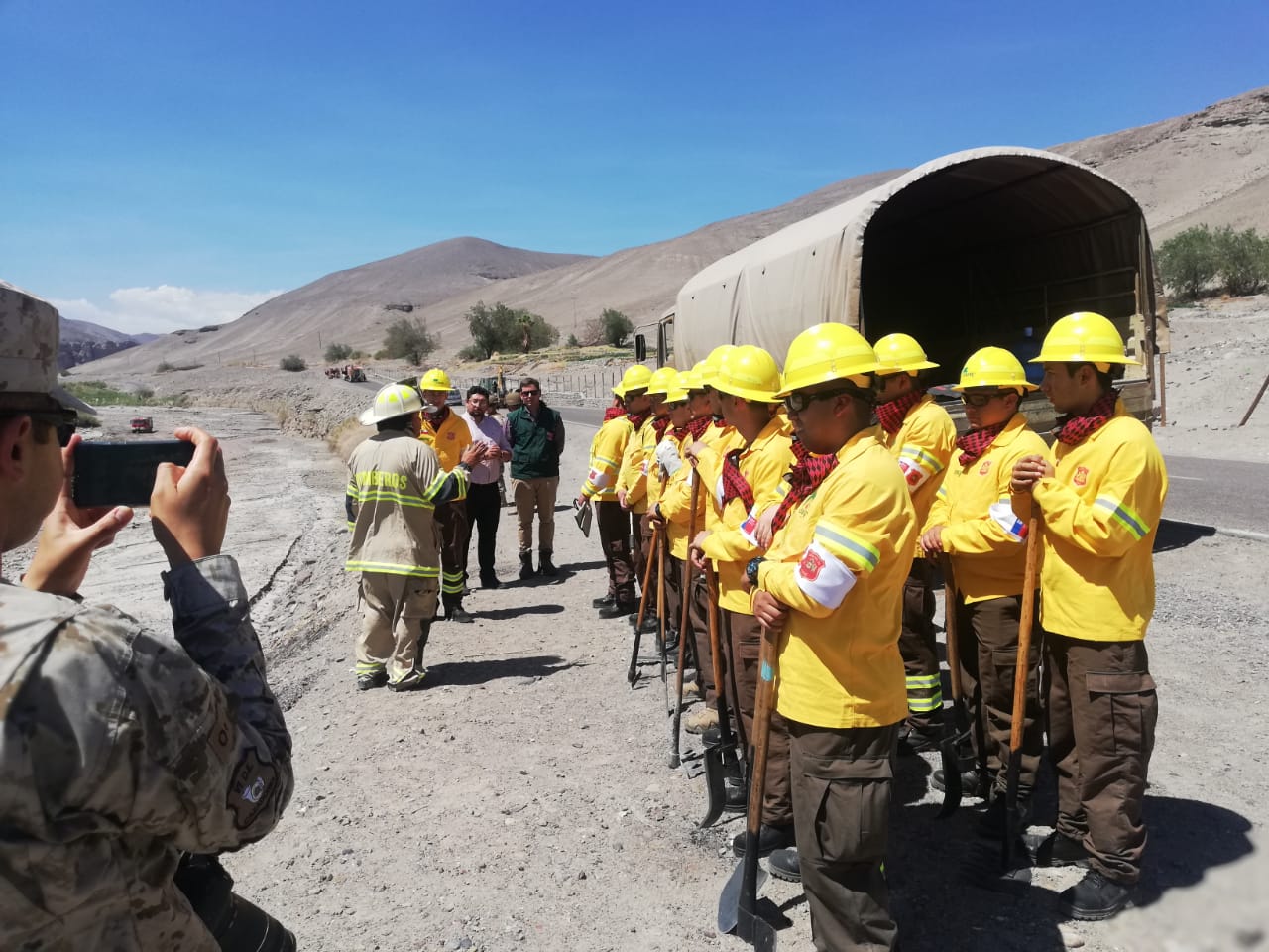 Capacitan a militares de Tarapacá en combate de incendios forestales por parte de CONAF