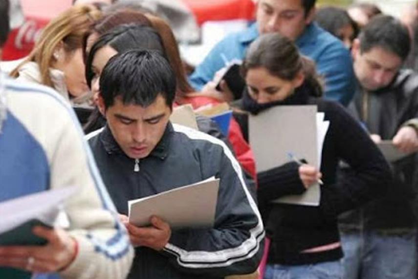 Tasa de desocupación nacional alcanzó 10,2% en el trimestre móvil febrero-abril de 2021