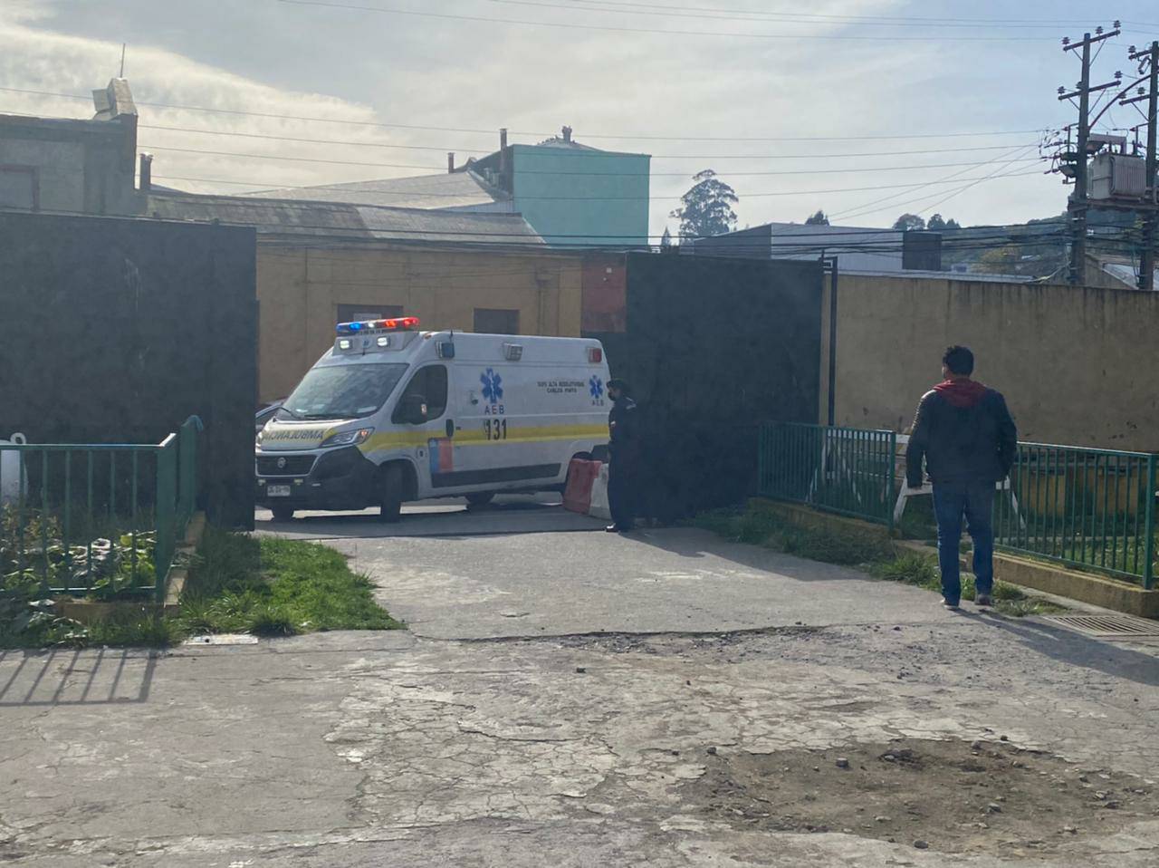 Suboficial de la Armada salva vida a mujer en local de votación
