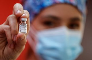 52% de la población objetivo ha recibido sus dos dosis de la vacuna contra SARS-CoV-2