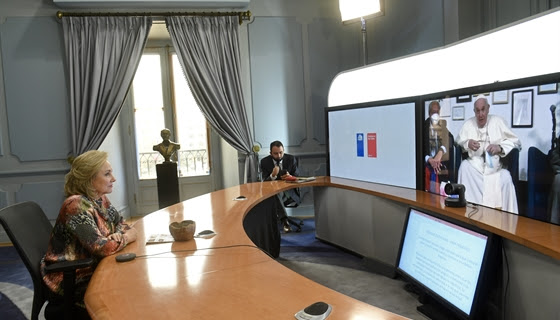Cecilia Morel participa en encuentro con el Papa Francisco
