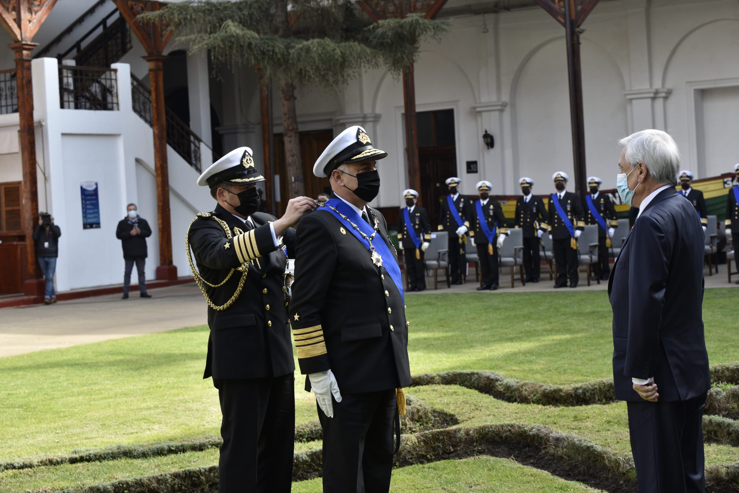Almirante Juan Andrés De La Maza asumió como nuevo Comandante en Jefe de la Armada