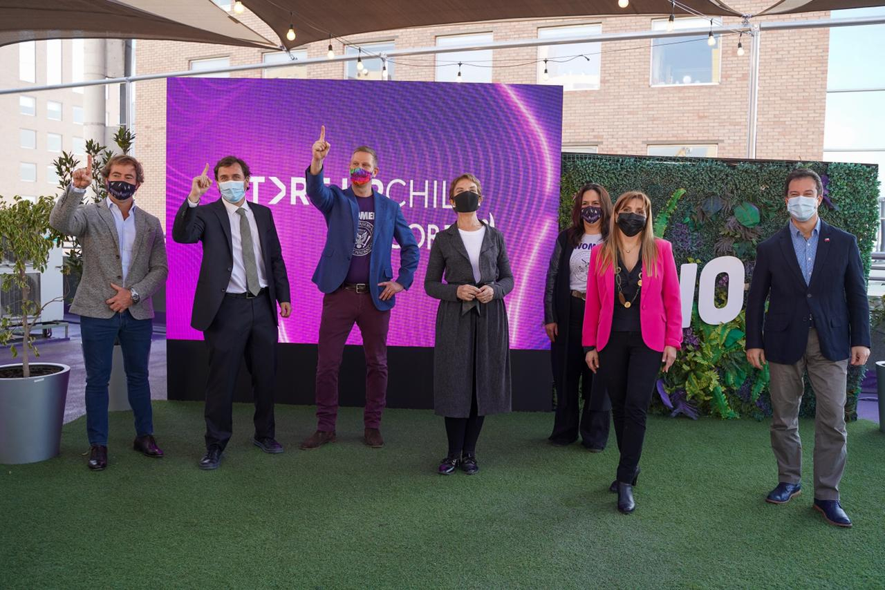 WOM y Corfo lanzan nueva convocatoria para potenciar emprendimientos con tecnología 5G