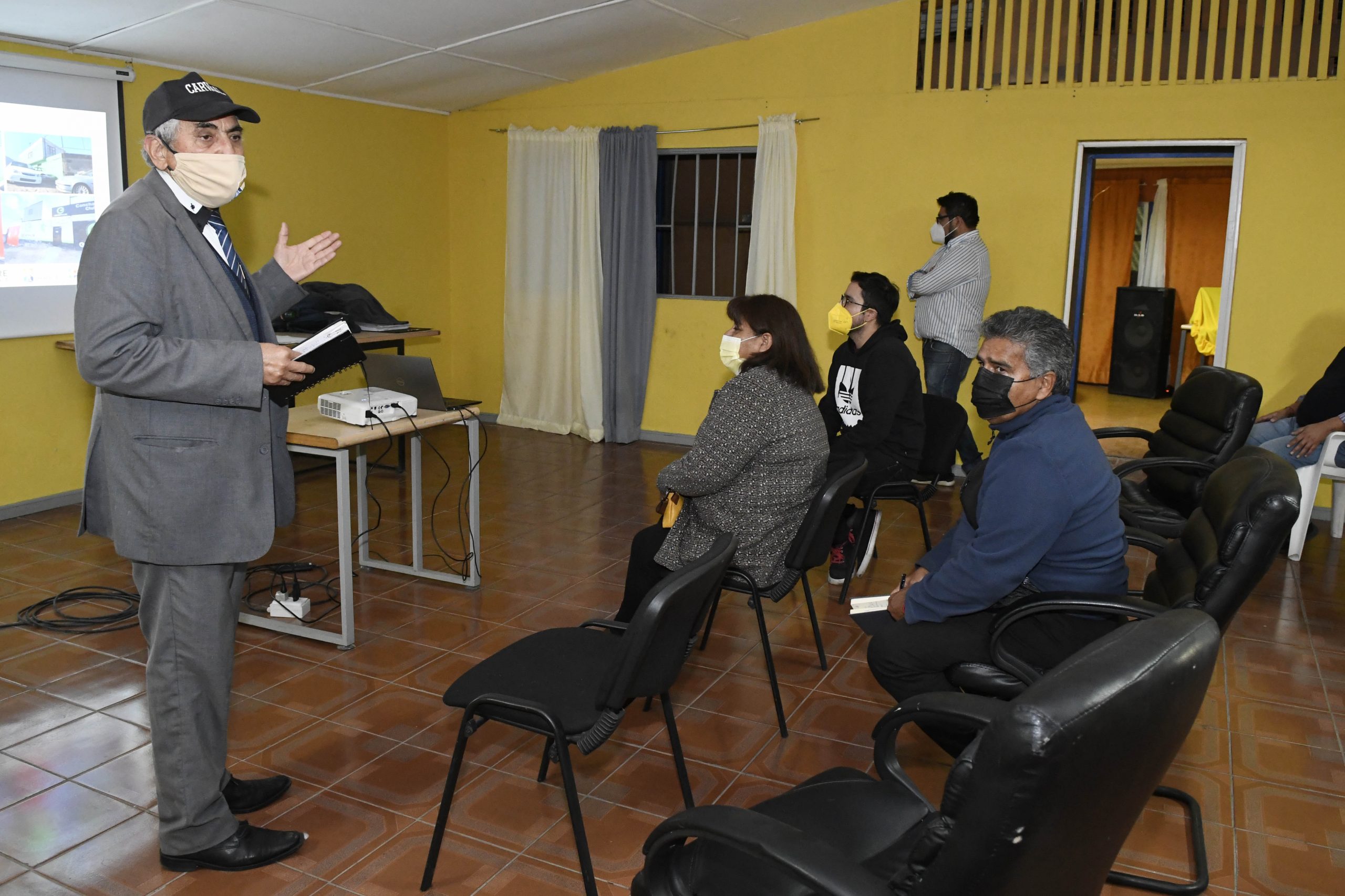 Comisión de deportes del Core Tarapacá analiza remodelación del complejo “Hernán Villanueva”