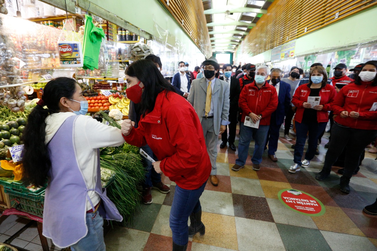Ministra Rubilar hizo un nuevo llamado a postular al IFE desde el Terminal Agropecuario de Iquique