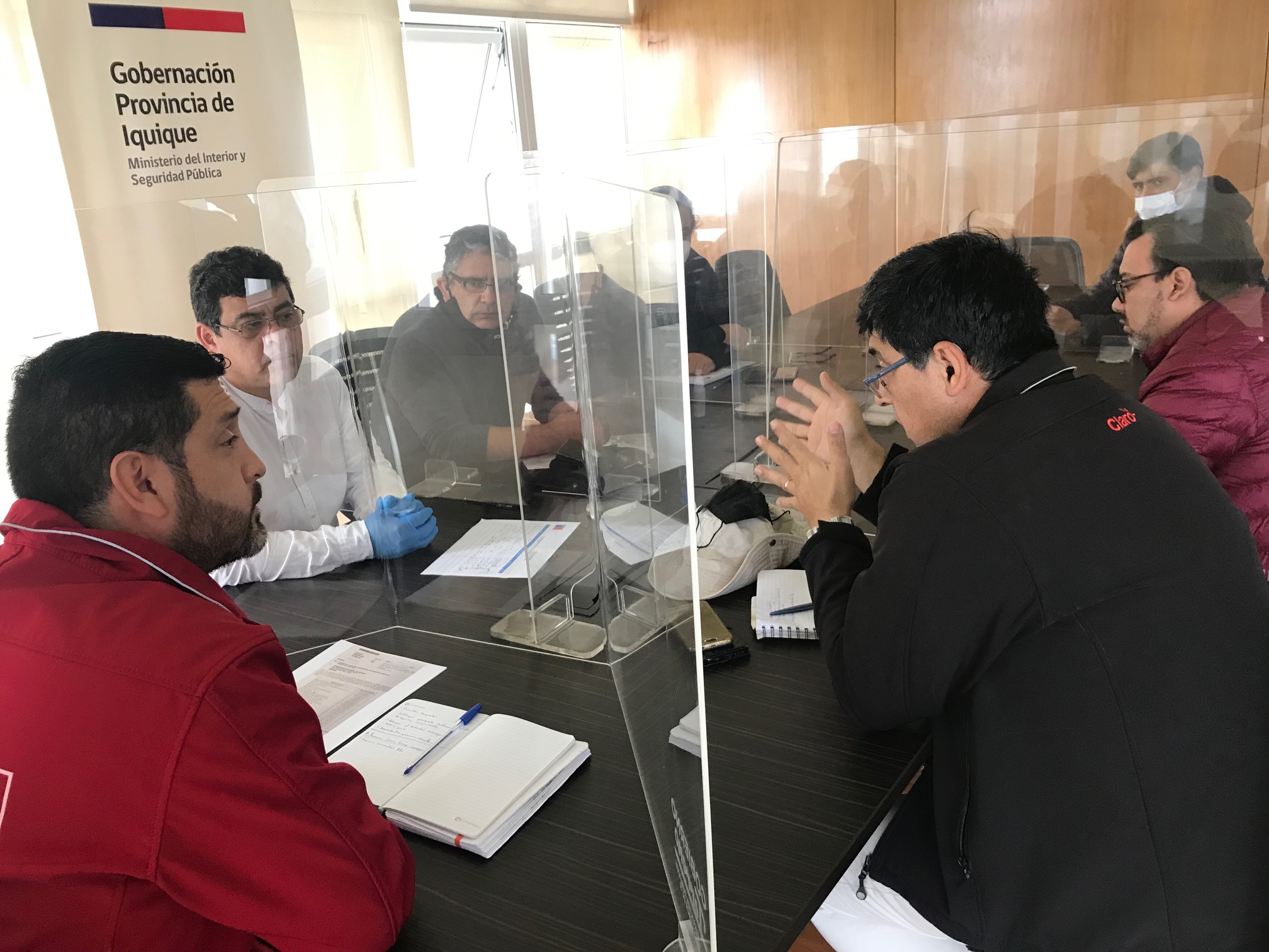 Gobernador coordina acciones para evitar robos a las antenas en cerro Tarapacá