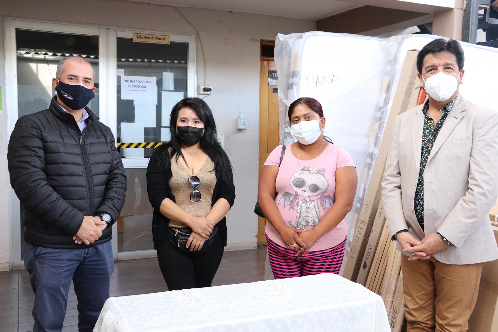 Dos familias en Pica recibieron Fondo Orasmi de la Gobernación del Tamarugal