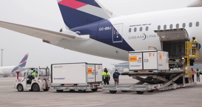 Más de 470 mil vacunas arribaron a Chile durante este fin de semana