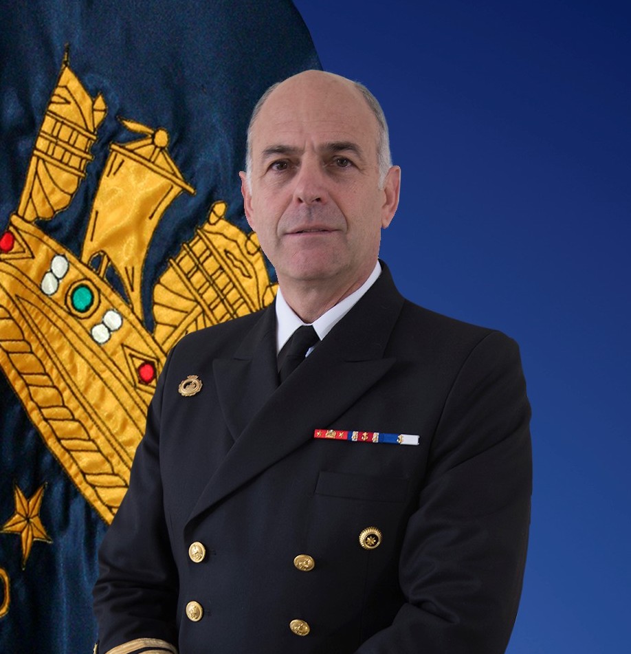 Vicealmirante Juan Andrés De La Maza Larraín fue designado Comandante en Jefe de la Armada